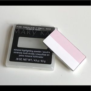Mary Kay Mineral Highlight Powder
